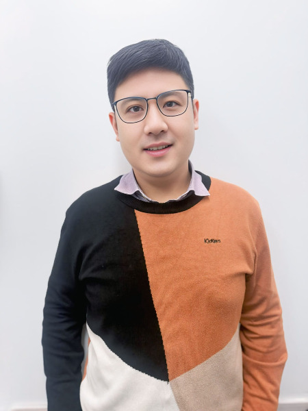 Portrait of Dr. Thomas Tran